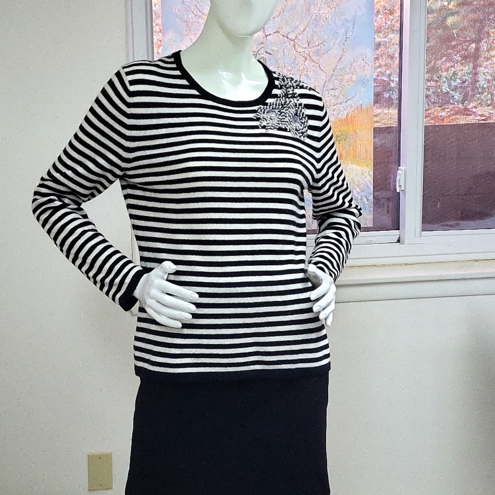 LORD AND TAYLOR CASHMERE  GLITTER  EMBELLISHED STRIPED SWEATER BLACK AND WHITE